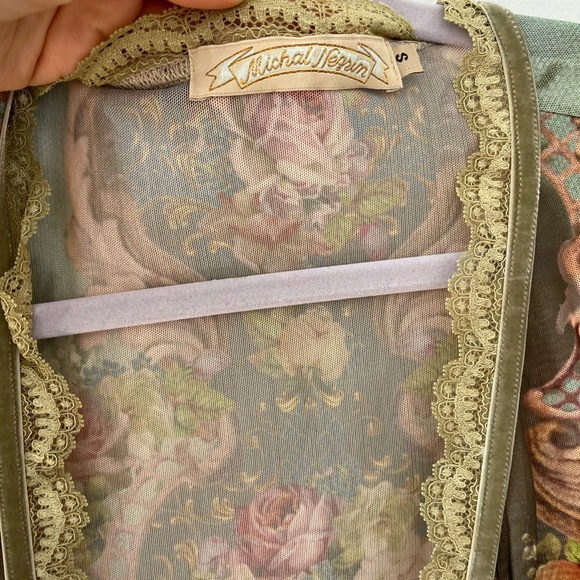 Floral Sheer Robe - Picture 4 of 5